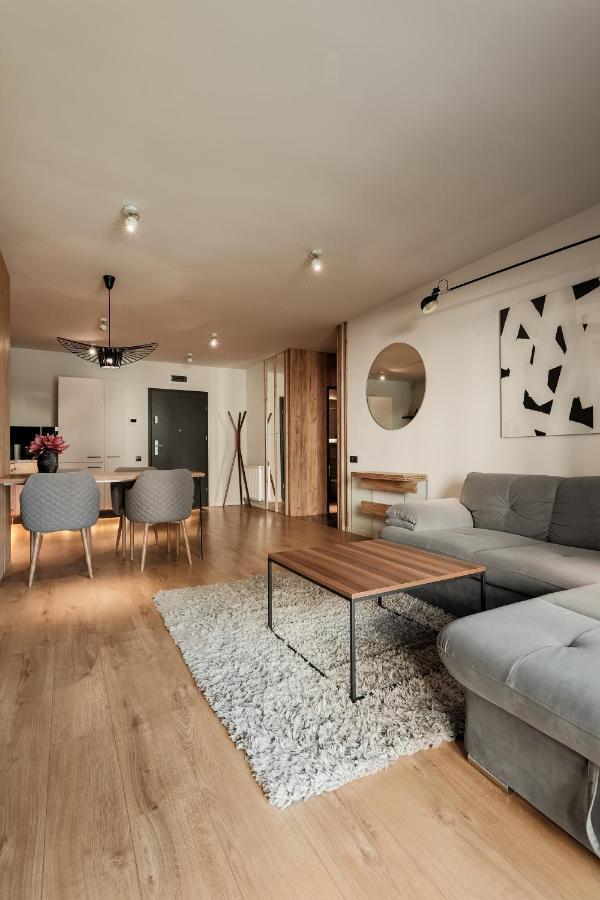 Nest Inn Stiletto Apartment Cluj Napoca Bagian luar foto