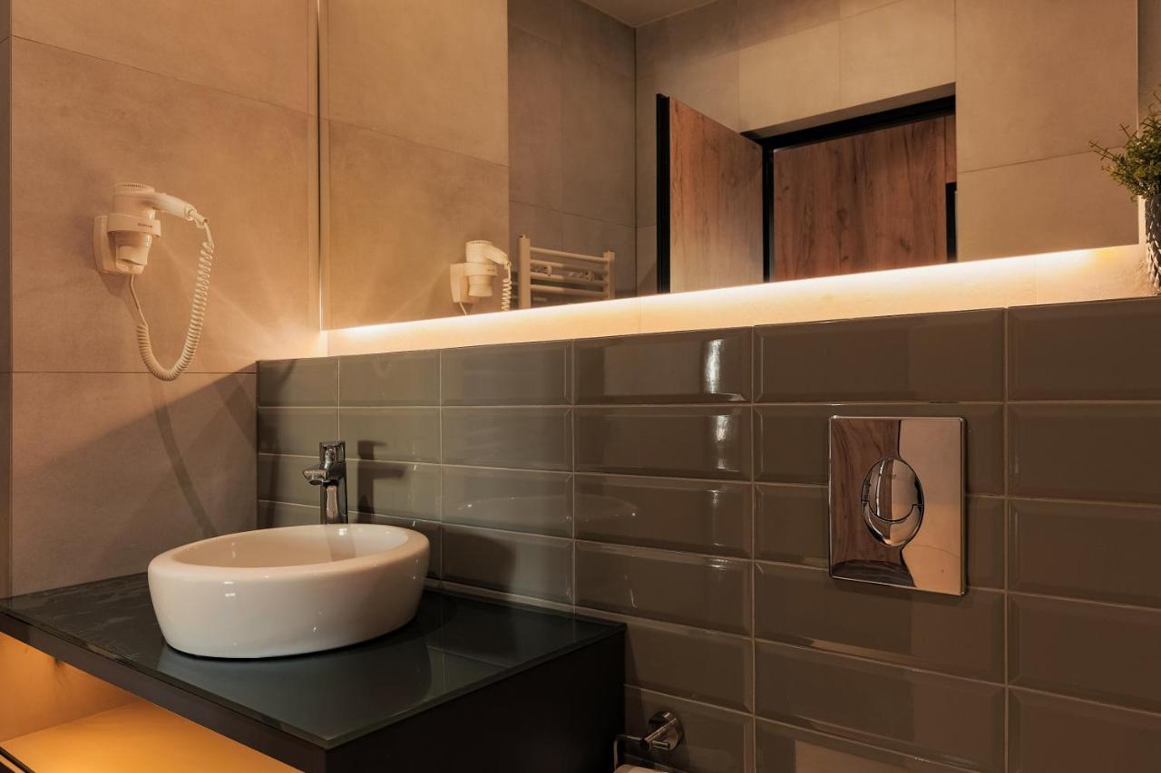 Nest Inn Stiletto Apartment Cluj Napoca Bagian luar foto